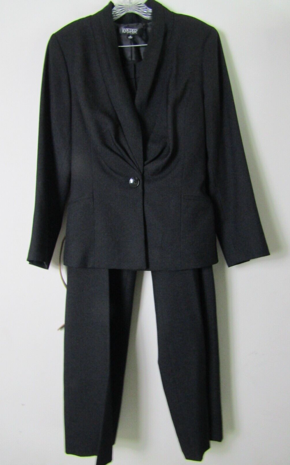 Kasper Black One Front Button Belted Long Sleeve 2 Piece Pant Suit Size 16