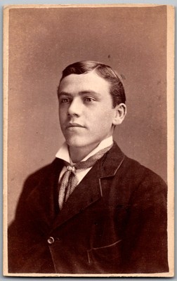 CDV Circa 1870s S.W. Folsom Young Handsome Man In Suit Chicago IL