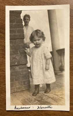 1919 Mother Child Toddler Infant Porch Walking Exploring Playing Photo P6m9
