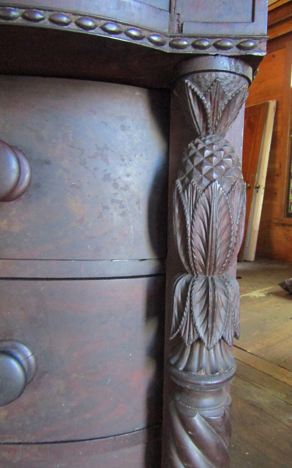 FEDERAL MCCINTIRE STYLE NORTH SHORE MAHOGANY DRESSER