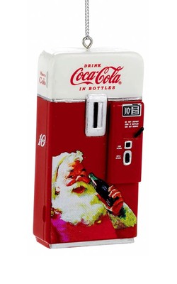 Украшение торгового автомата Coca-Cola