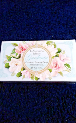 La Saponeria Firenze Sculpted Bath Bar Gardenia Scented Soap NEW SEALED