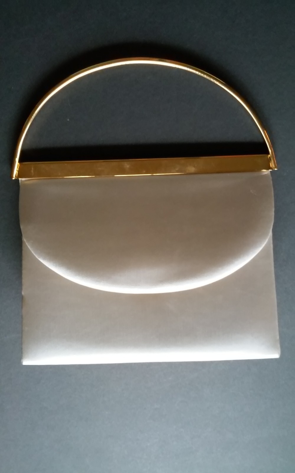 Women Evening bags lot of 2  silver beige