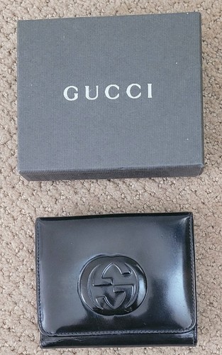 AUTH VINTAGE GUCCI GG LOGO PATENT LEATHER COMPACT WALLET
