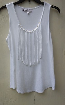  JENNIFER LOPEZ    SIZE SMALL    WHITE, SLEEVELESS BLOUSE WITH FRINGE