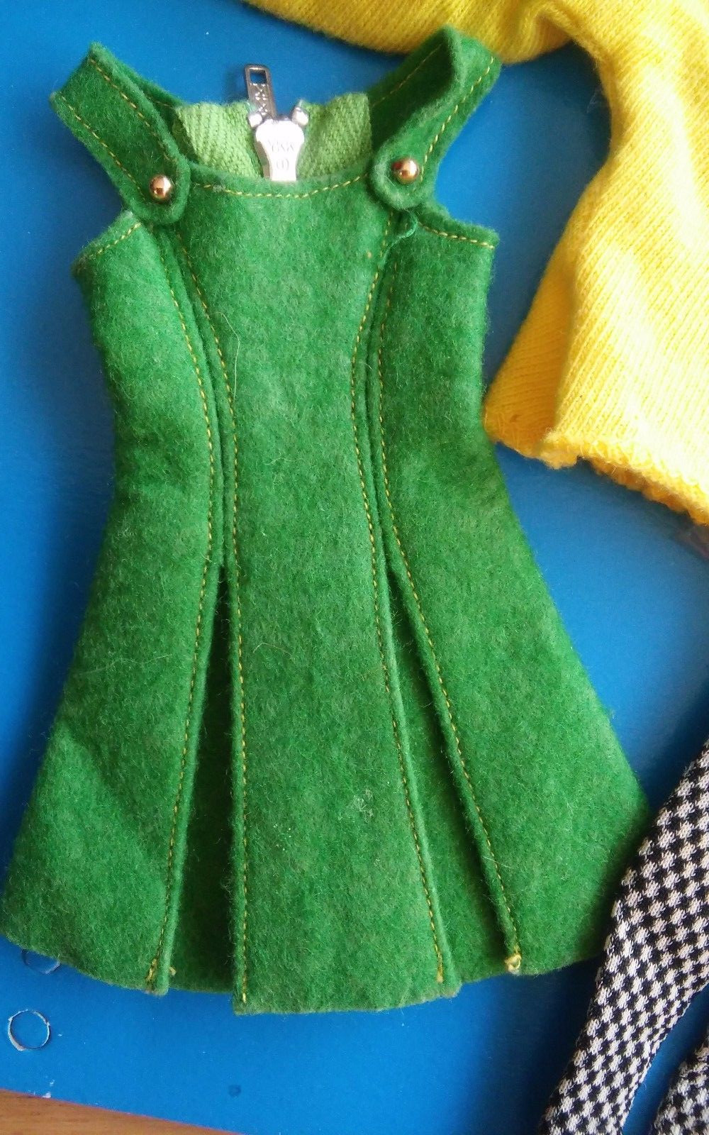 Barbie Skipper 1965 TOWN TOGS #1922 Tagged Complete Set Near Mint - Mint