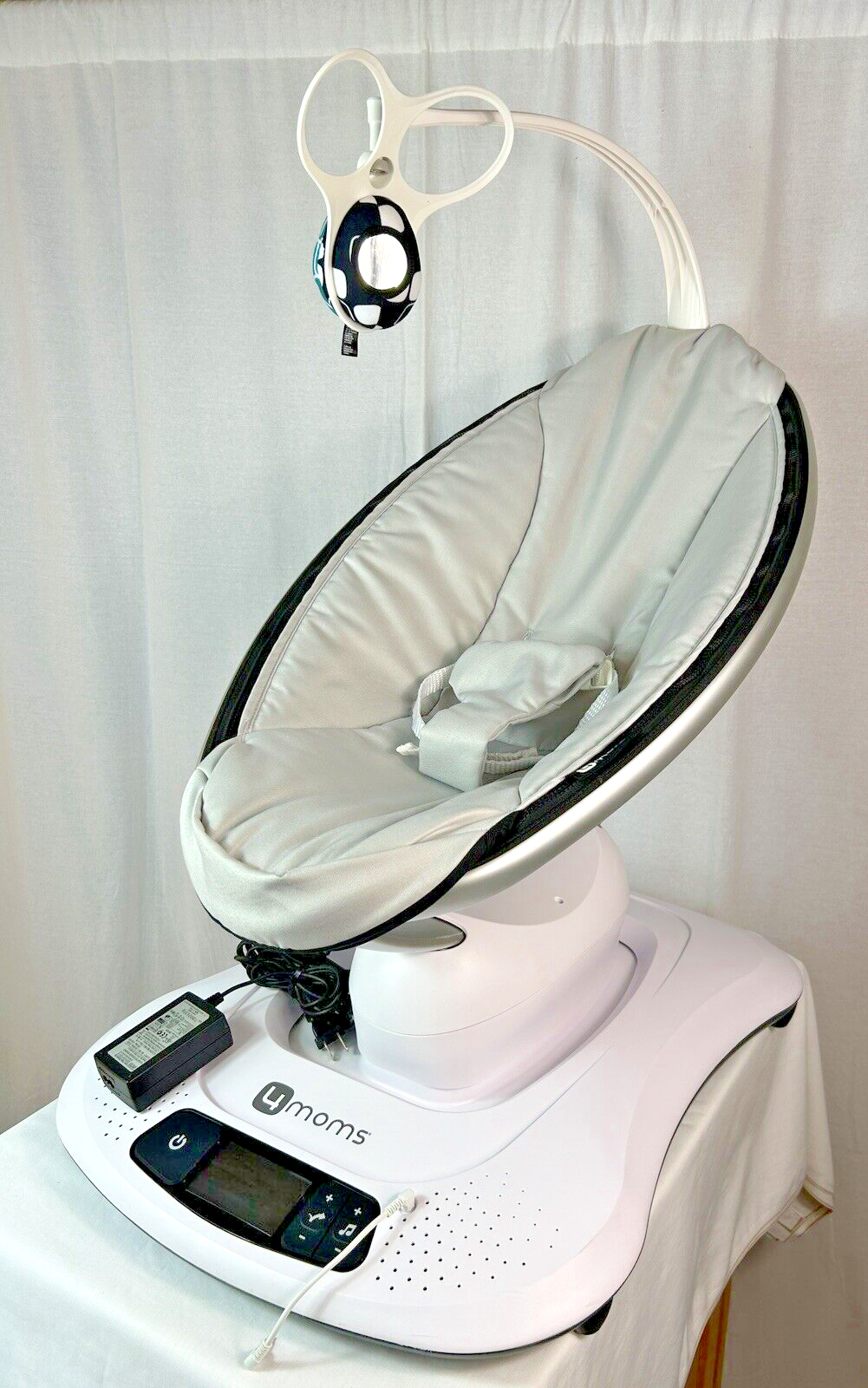 ママルー 4 4moms mamaroo4 グレー 4moms MamaRoo4 Multi Motion Infant Swing/Seat - Dark Grey