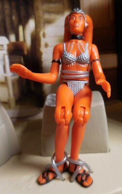 1999 STAR WARS EPISODE 1/I Cinema Scenes Watto's Box Loose SHAKKA +CHAIR Figure