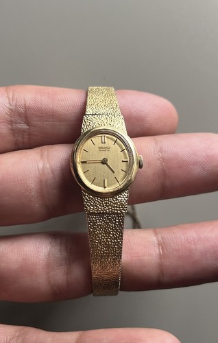 Vintage Seiko Ladies Watch Gold Tone Gold Dial 17mm Oval