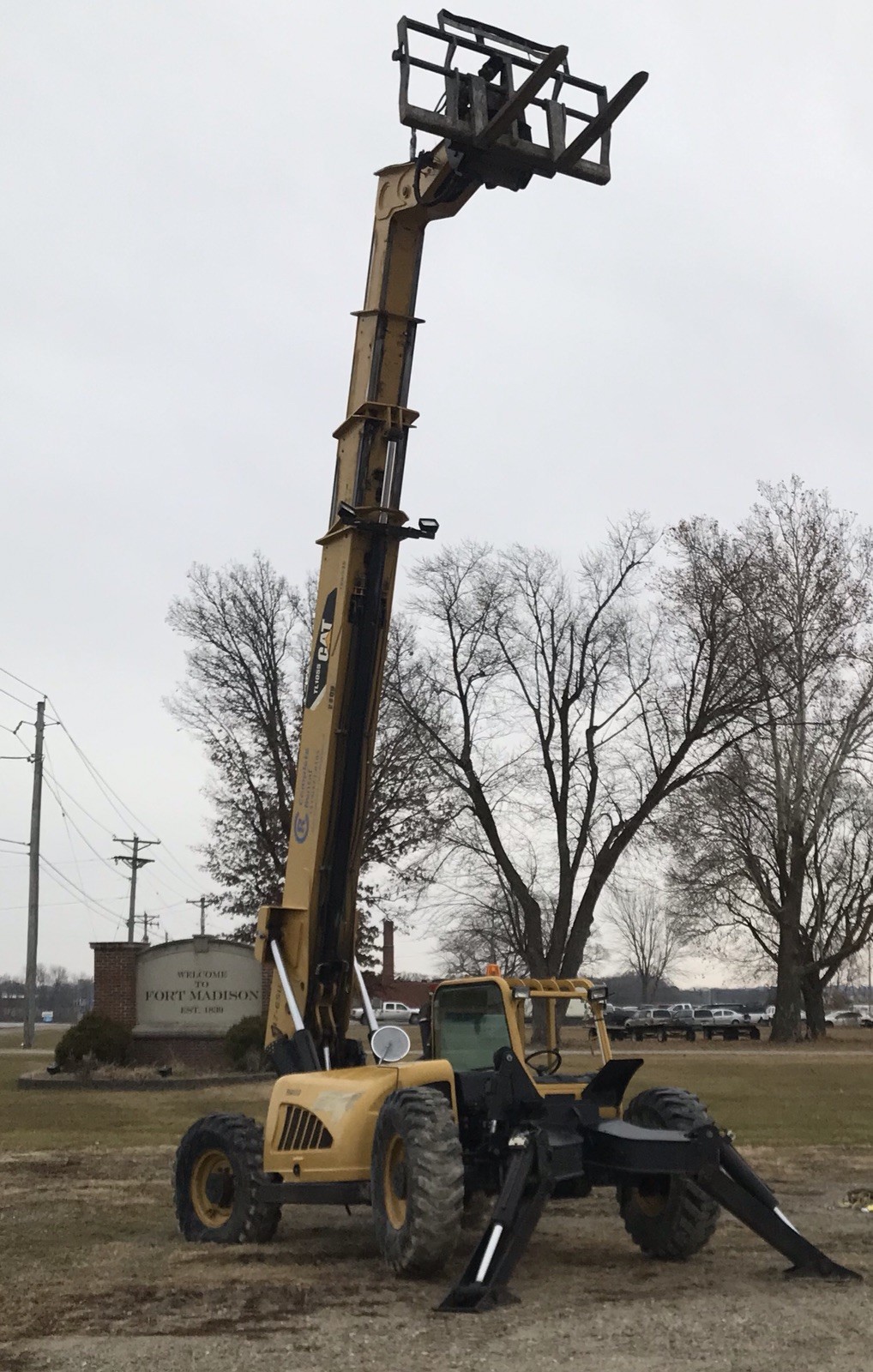 2009 Cat Telehandler TL1055