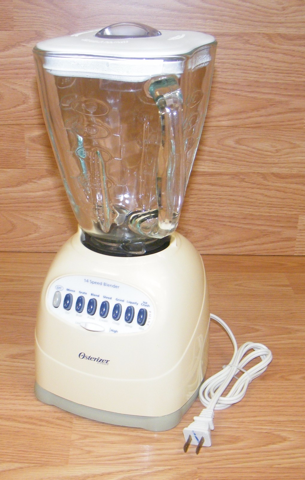 Genuine Oster (6630) 5-Cup Capacity 14-Speed Countertop Genuine Oster (6630) 5-Cup Capacity 14-Speed Countertop