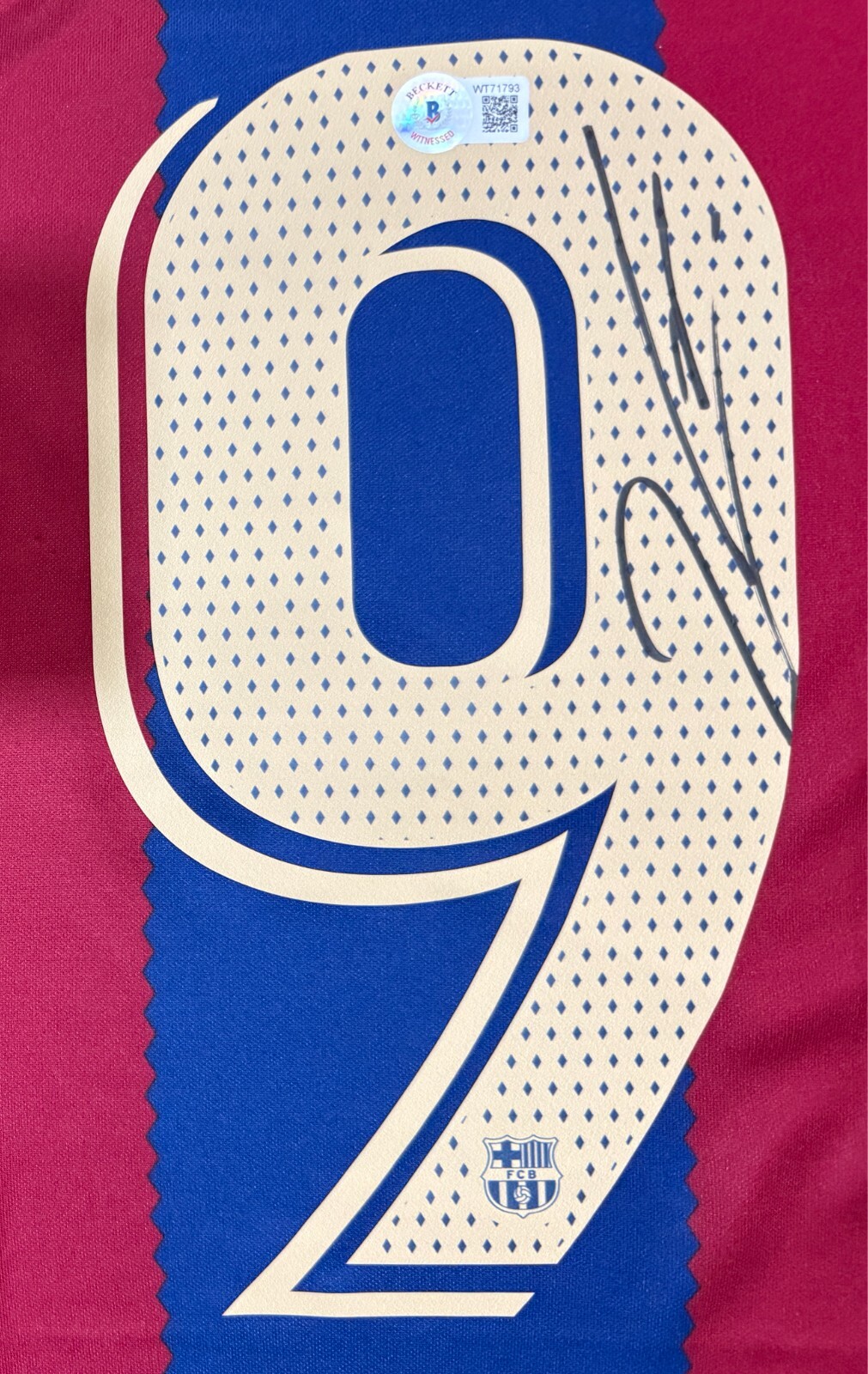 2023/24 Robert Lewandowski Signed FC Barcelona Jersey Barça BAS Beckett Witness