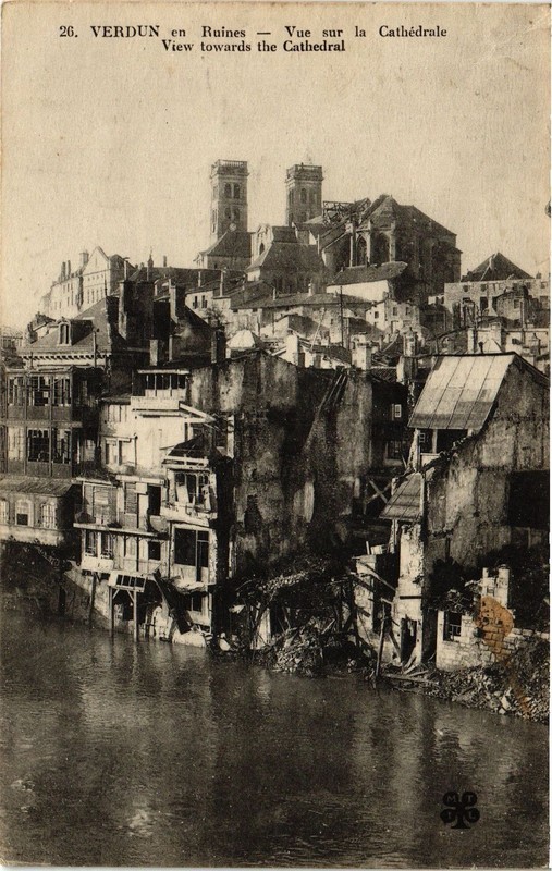 Cpa Verdun-Vue Sur La CathÃ©Drale (187506)