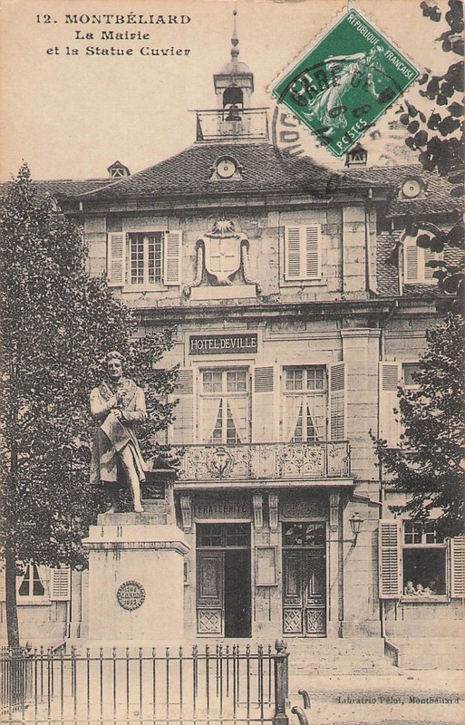 Montbeliard L Hotel De Ville Et Statue De Cuvier 39480