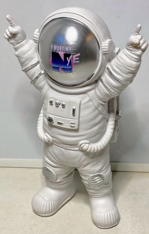 Hard Rock Hotel Casino Tulsa Astronaut Statue I Want My NYE 2022-23 New Year Eve