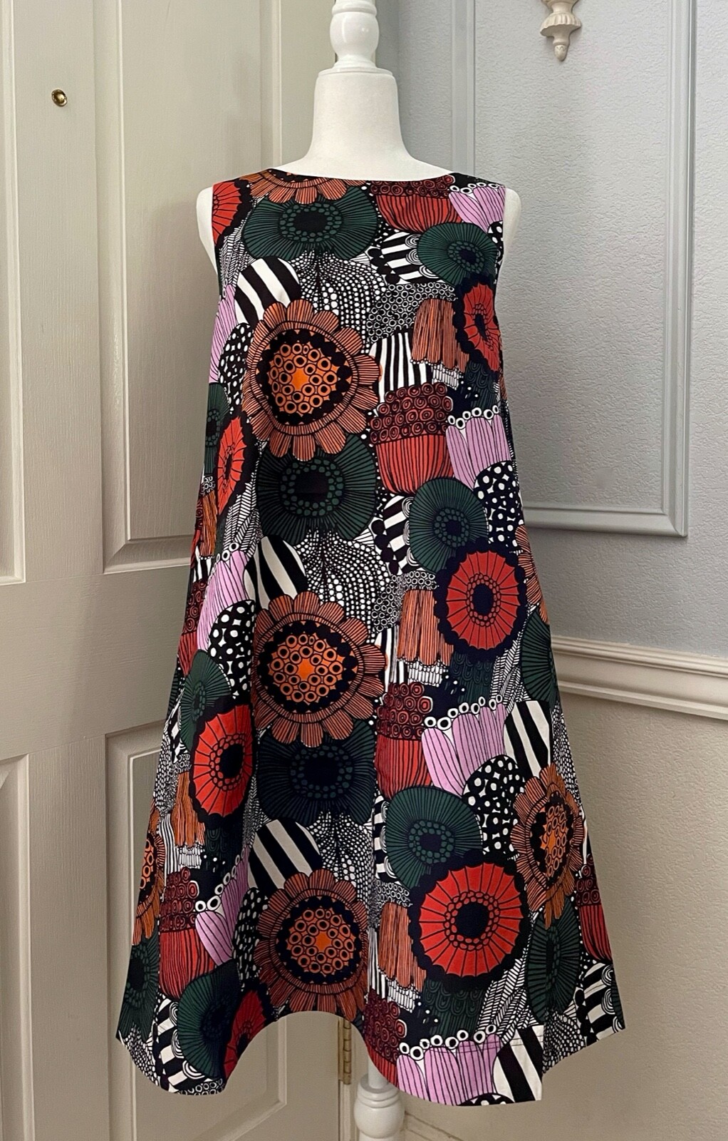 Uniqlo x Marimekko Women Siirtolapuutarha A-Line Sleeveless Uniqlo x Marimekko Women Siirtolapuutarha A-Line Sleeveless