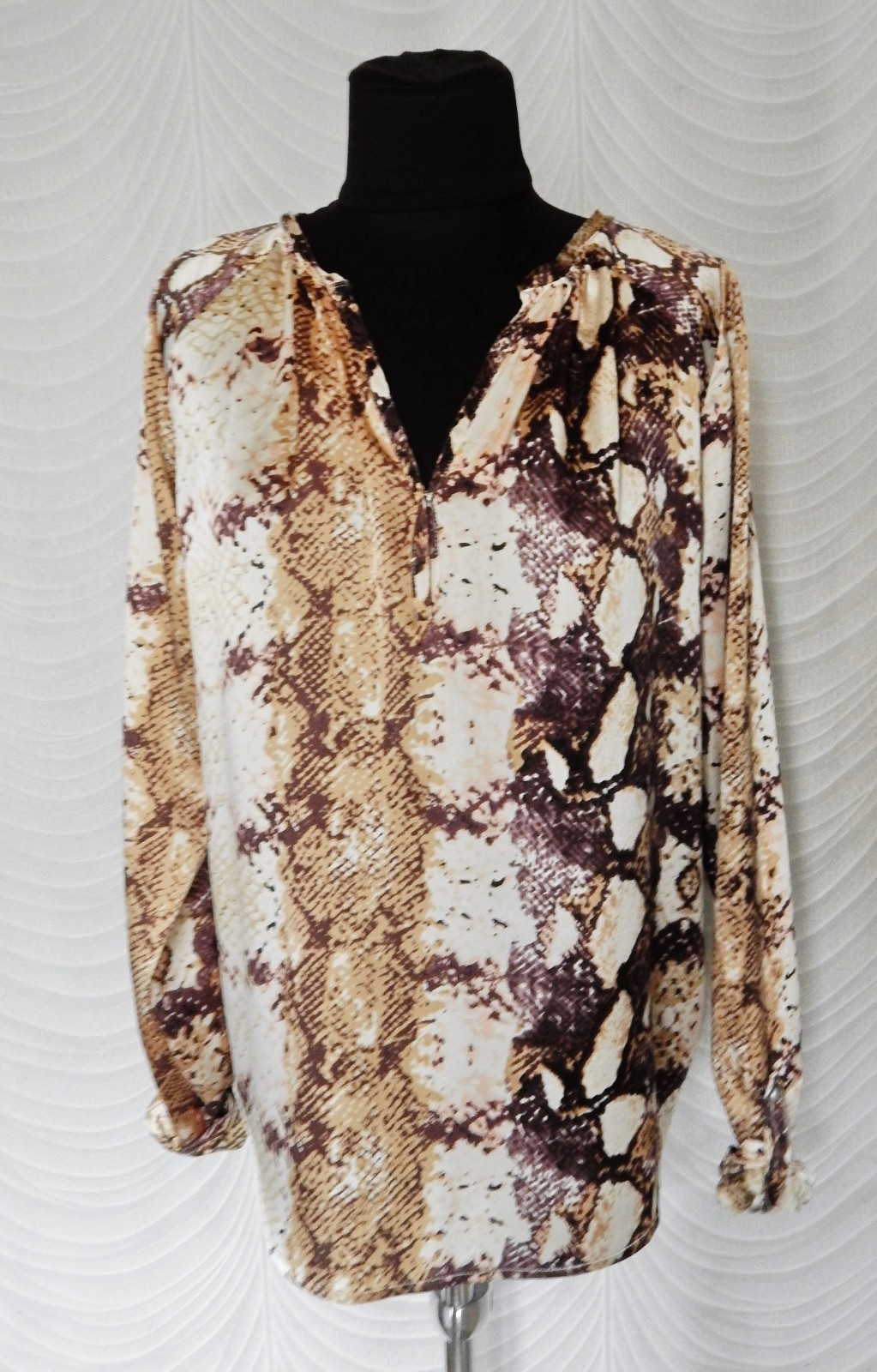 Dea Kudibal Silk Brown leopard Print Blouse  Size M  Long Sleeves Henley