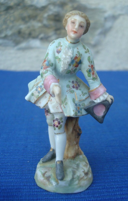 V41 Figurine Statuette Porcelaine Allemande Xixe Volkstedt Gentilhomme Thuringe