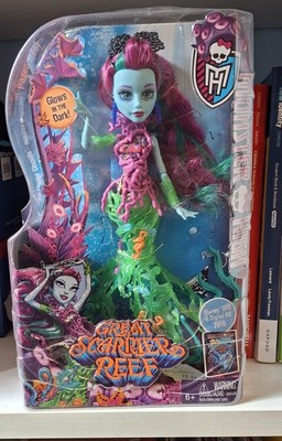Monster High GREAT SCARRIER REEF Glowsome Under Ghouls Posea Doll Glow Dark