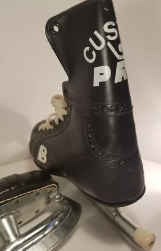 Vintage Bauer Custom Pro Ice Skates NHL approved. Made in USA. Mens Size 8.