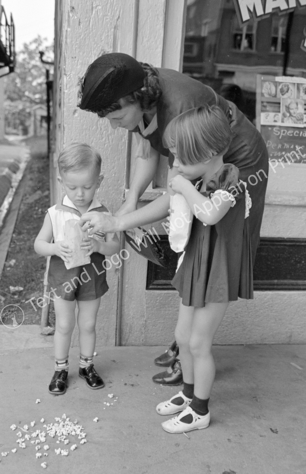 1938 Mom and Kids at National Rice Festival, LA Old Photo 11" x 17" Reprint