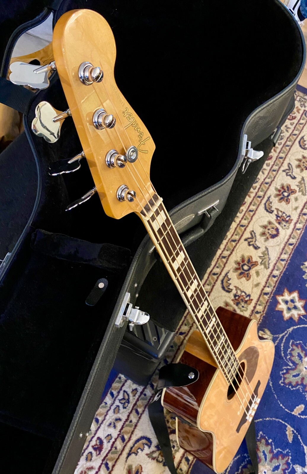 Fender Kingmann - Akustischer Bass mit Fishman Pick-Up und Preamp inkl. Koffer