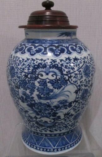 19TH C ANTIQUE CHINESE 22.5" H BLUE/WHITE PORCELAIN BALUSTER JAR 
