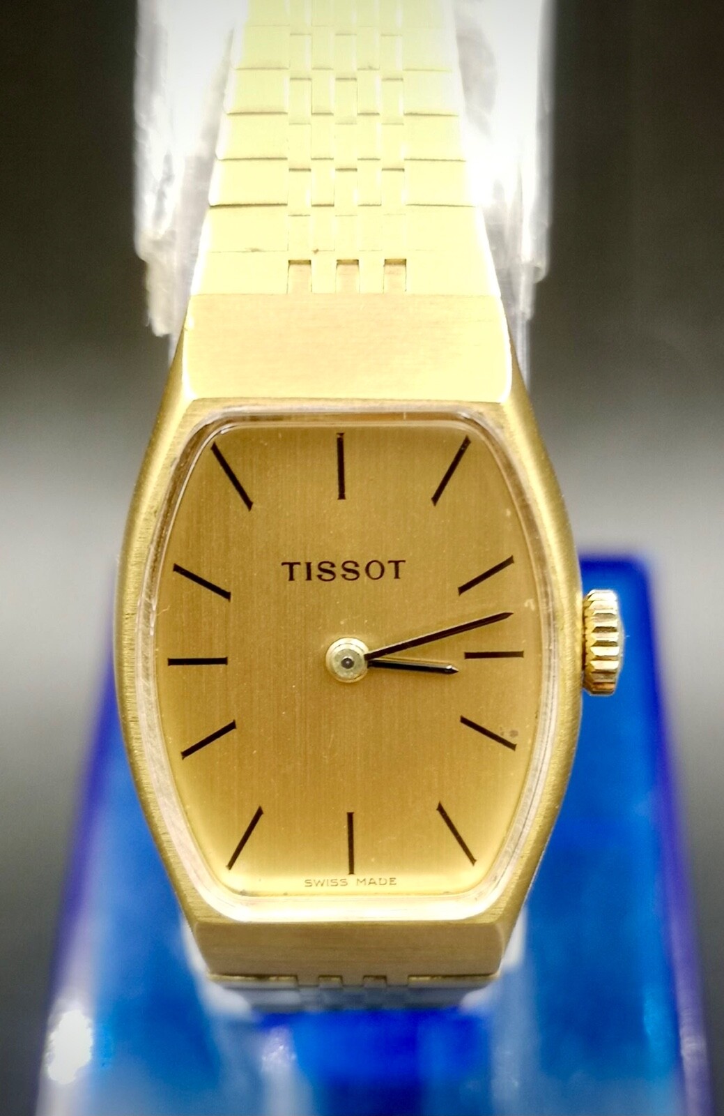 Vintage TISSOT Hand-Winding Gold Color Lady watch. PLAQUE OR G 10