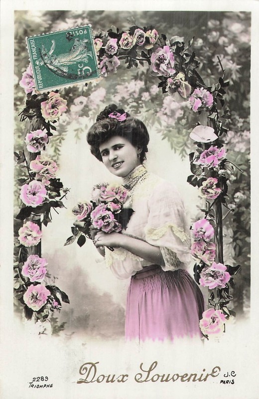 Cp Doux Souvenir Femme Roses Fleurs - 96566