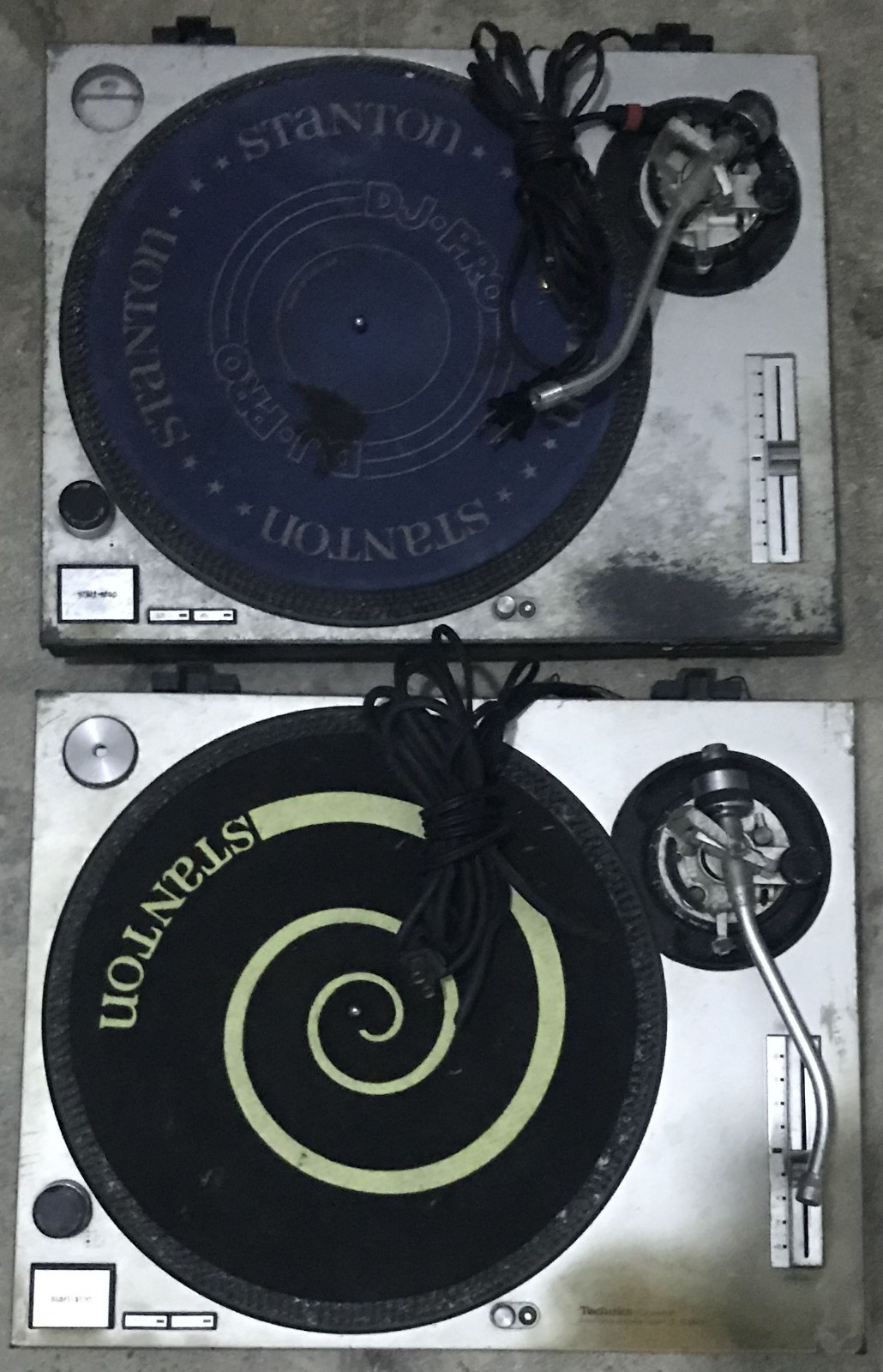 2 TECHNICS SL-1200/ DIRECT DRIVE TURNABLE