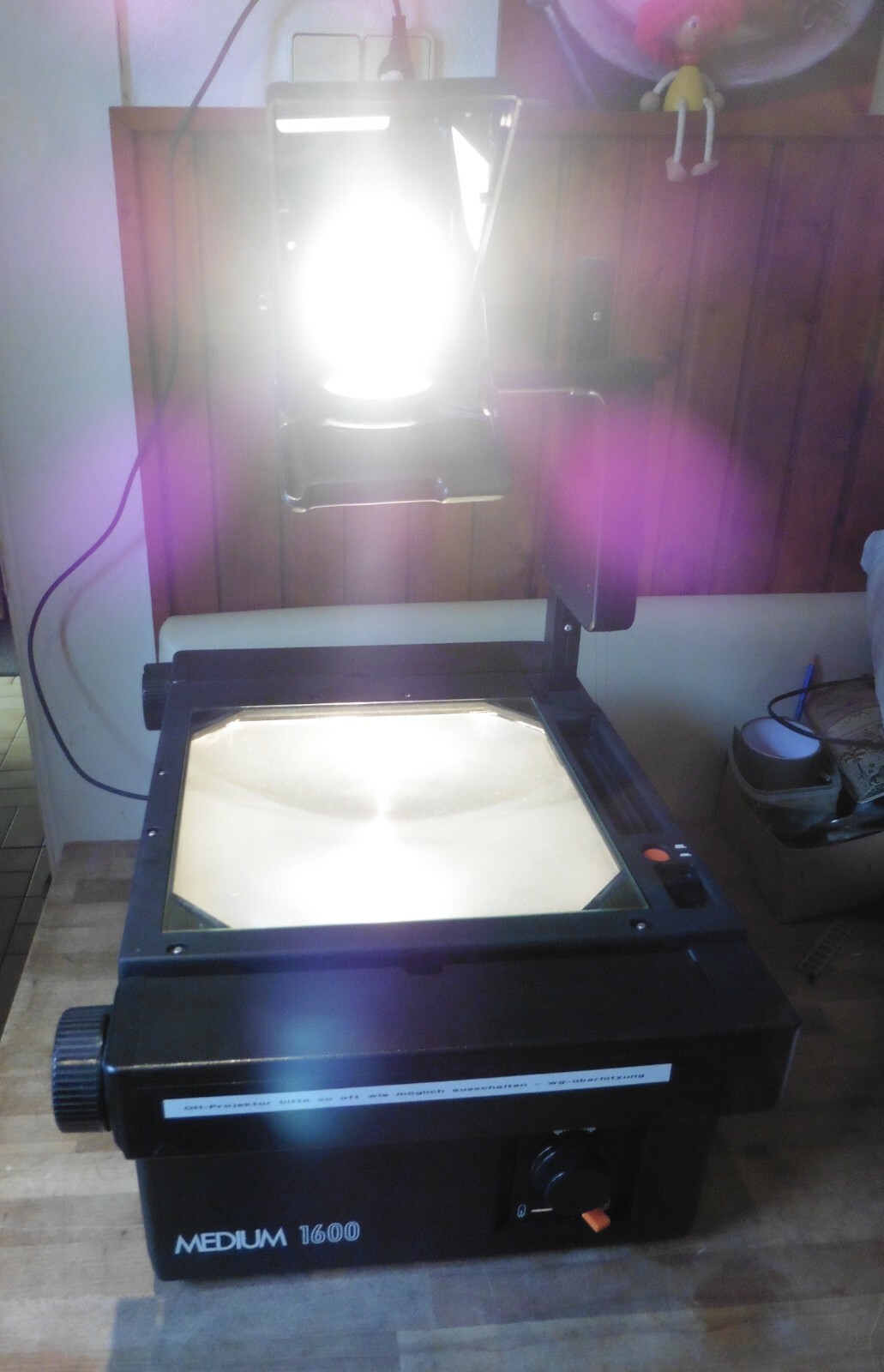 Medium 1600 Overheadprojektor Funktioniert