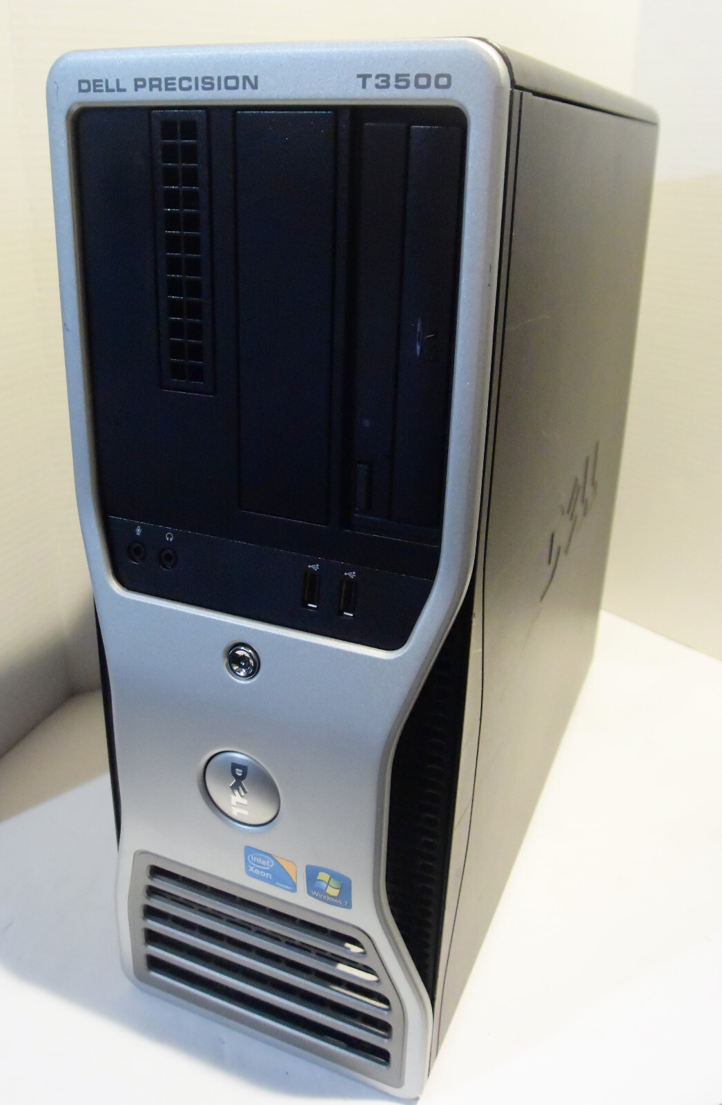 Dell Precision T3500 Workstation (Intel Xeon W350 2.8GHz 4GB NO HDD) Dell Precision T3500 Workstation (Intel Xeon W350 2.8GHz 4GB NO HDD)