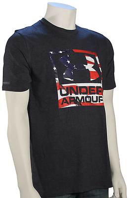 

Футболка с логотипом Under Armour Big Flag — классический черный/белый — новинка, Blacks