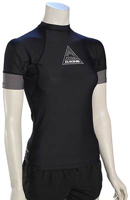 

Женский рашгард DaKine Flow SS — классический черный — новинка