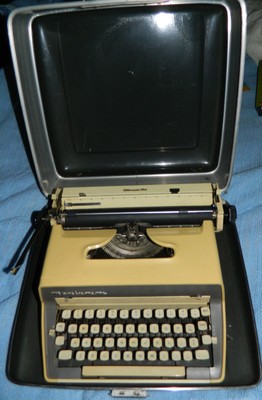 Classic Remington Manual Typewriter # Quiet Riter Eleven with Carrying Case