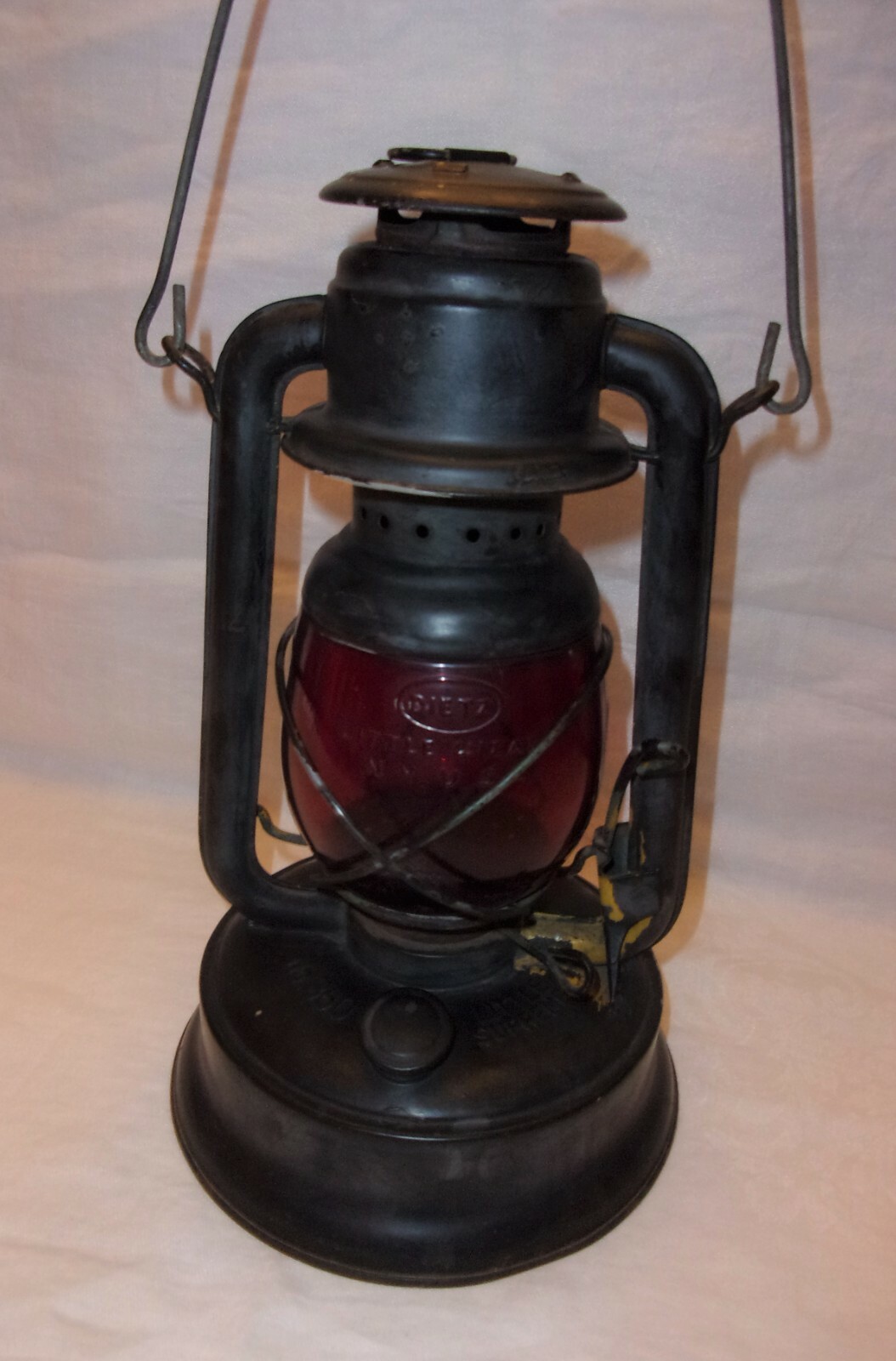 VINTAGE DIETZ LITTLE WIZARD RAILROAD LANTERN NO. 350 RED GLASS "LITTLE