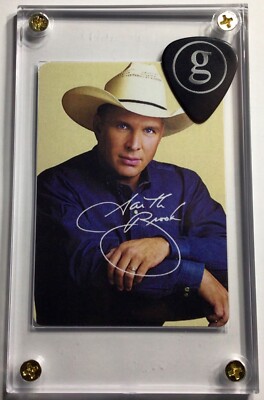 Very Nice Garth Brooks playing card / Official Garth logo guitar pick display! 