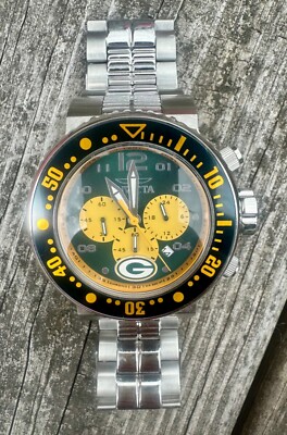 Invicta NFL Green Bay Packers Men's Watch - 52mm, (30266) used
