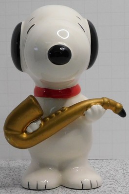 peanuts snoopy figurine