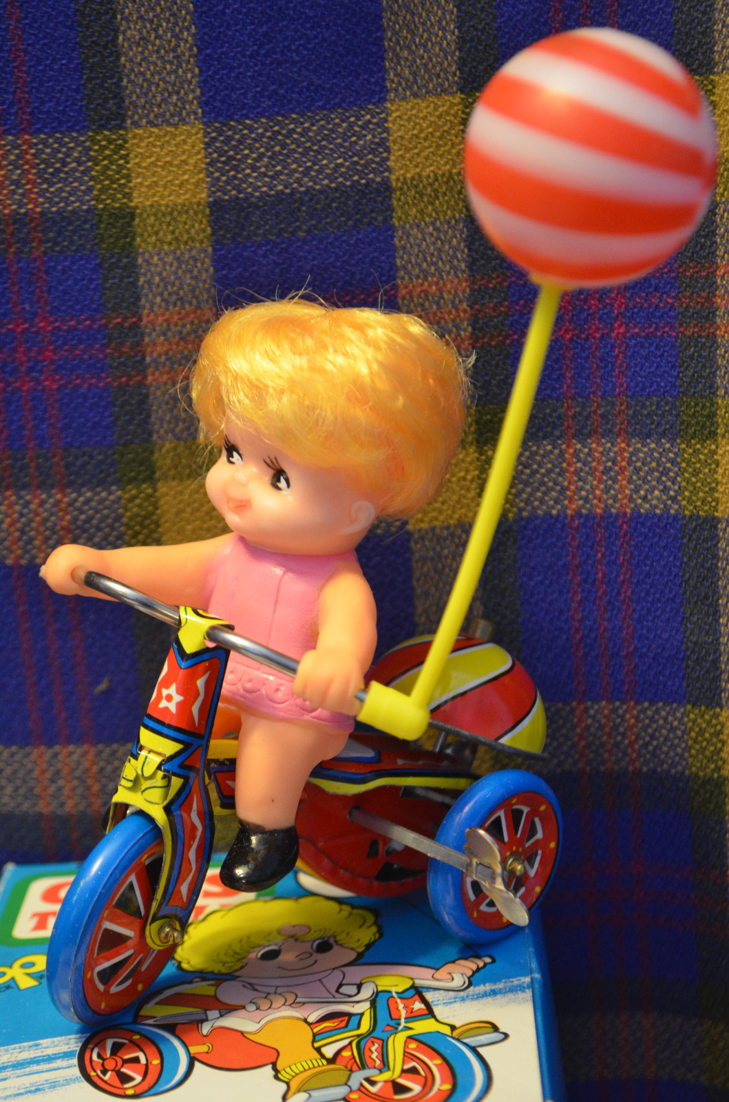 Wind-upMetal GIRL'S TRICYCLEw/ Blonde Girl Holding Balloon in Original Box-China