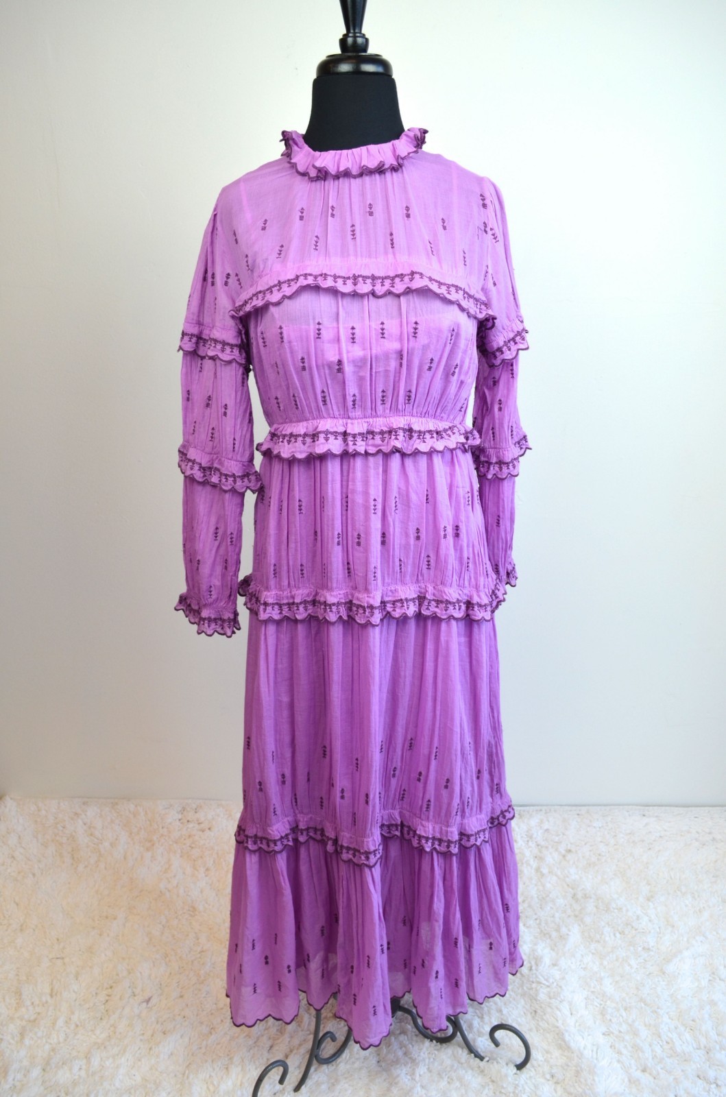 

ISABEL MARANT Etoile Лавандово-фиолетовое платье миди с вышивкой и рюшами Yukio 38 6US, Фиолетовый