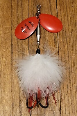 Muskie Tickler 7'' Bucktail Spinner Musky Pike Fishing Lure Bleeding Baifish Red