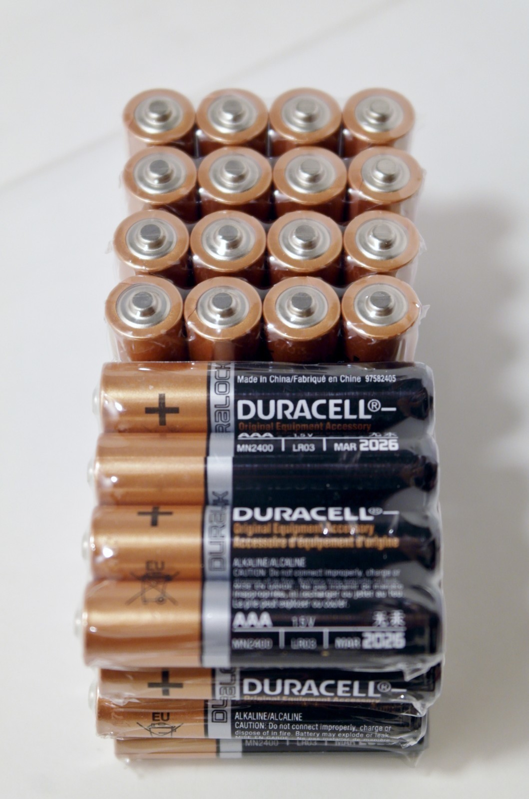 Duracell AAA ALKALINE Batteries 1.5v coppertop 32 packs NEW!