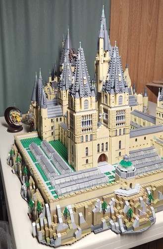LEGO® Harry Potter™ Set of 12 Minifigure Microfigs Statuette