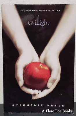 Twilight: The Twilight Saga vol. 1 by Stephenie Meyer - Signed Trade Pb