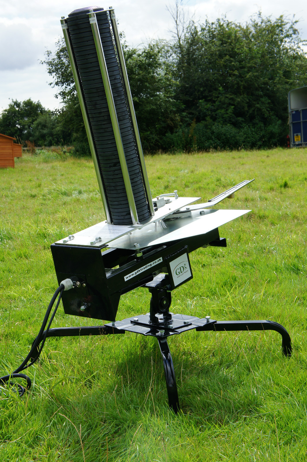 GDK AERIAL ASSAULT, AUTOMATIC CLAY PIGEON TRAP,ELECTRIC WITH 2 WHEEL ...