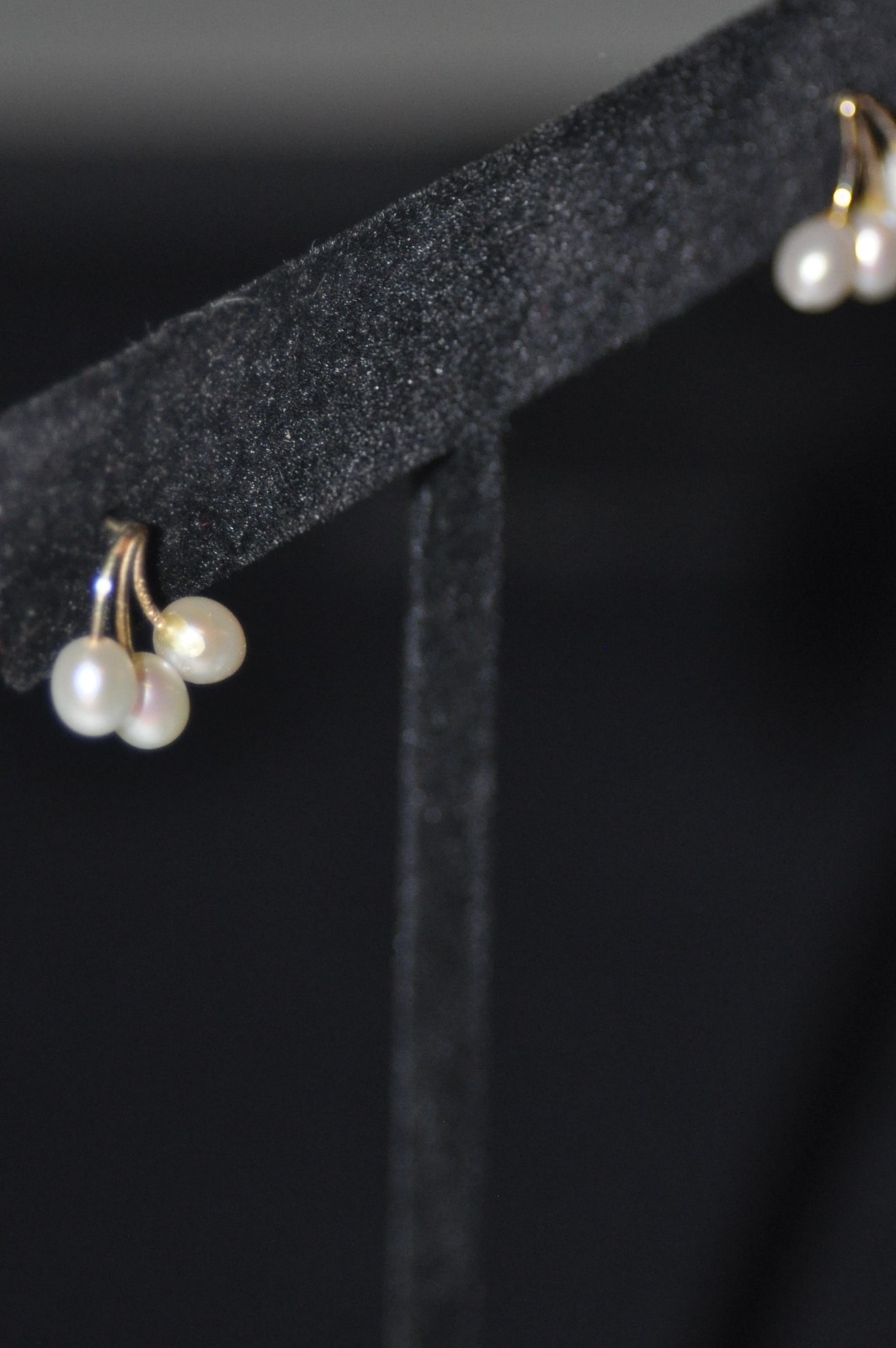 14 K Yellow Gold Freshwater Pearl Pierced Earrings