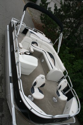 New triple tube 20 ft fish and fun pontoon boat with 150 and trailer