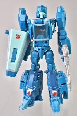 Transformers Titans Return Blurr Complete Deluxe Class 2016