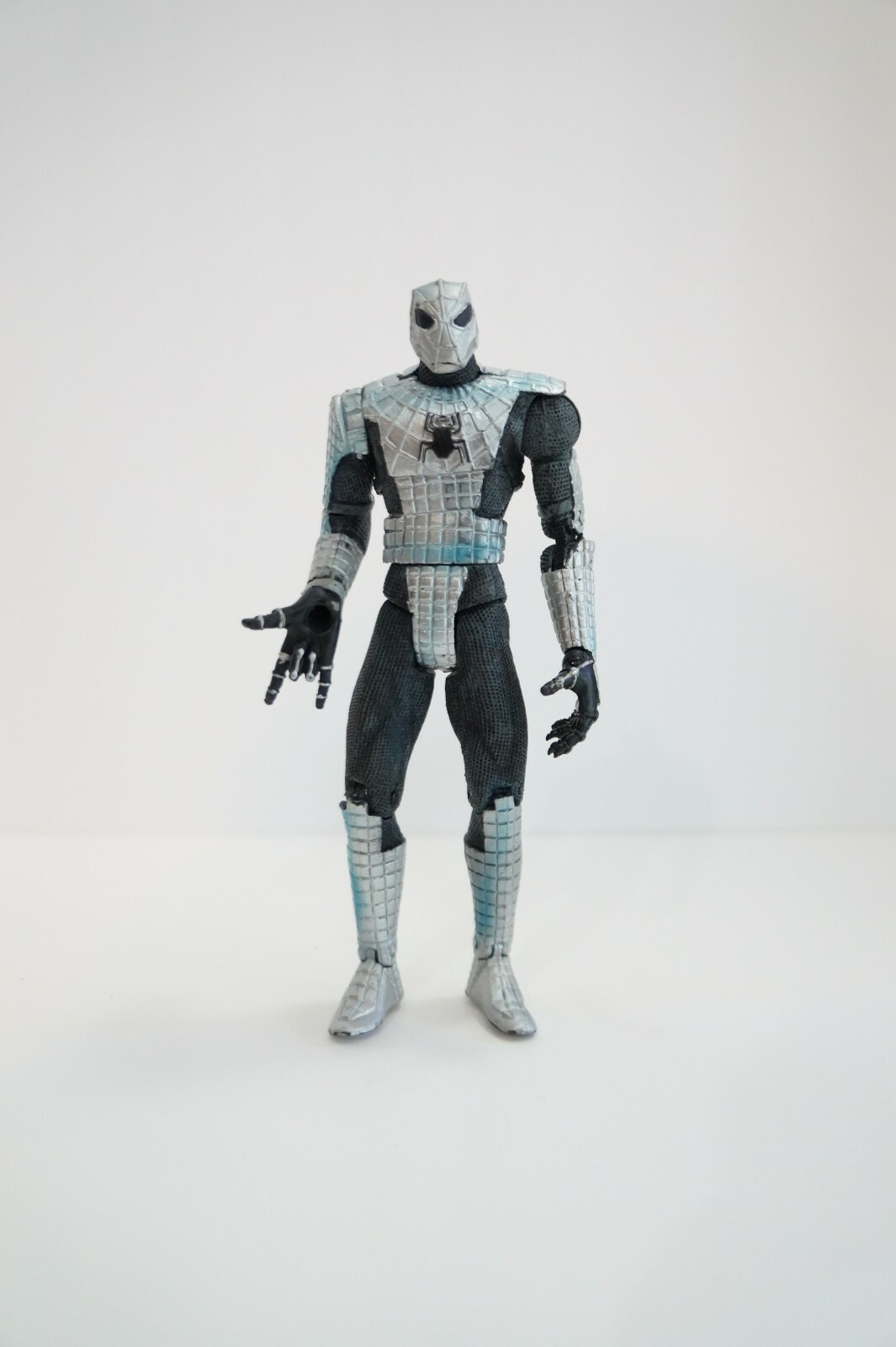 TOYBIZ Marvel WEB-TRAP SPIDER-MAN Action Figure SILVER ARMOR